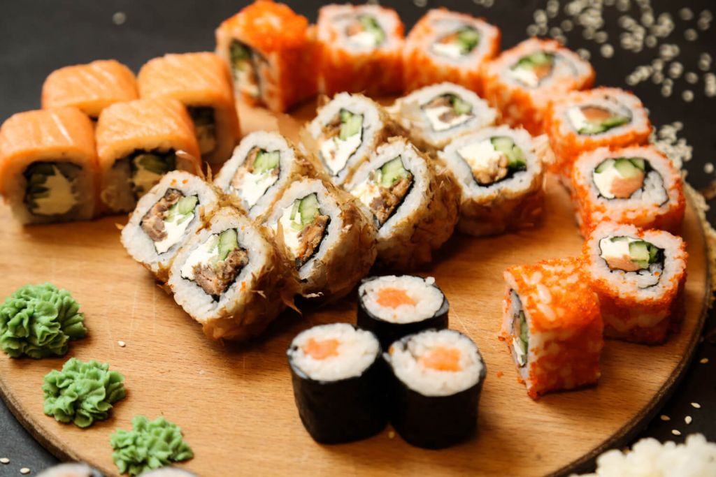 sushi de restaurante en casa